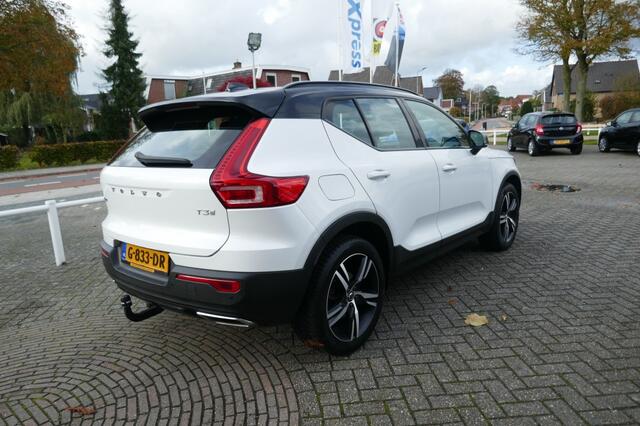 Volvo XC40 1.5 T3 R-DESIGN PANO/STOELVERW./ELEKTR.ACHTERKLEP/TREKHAAK