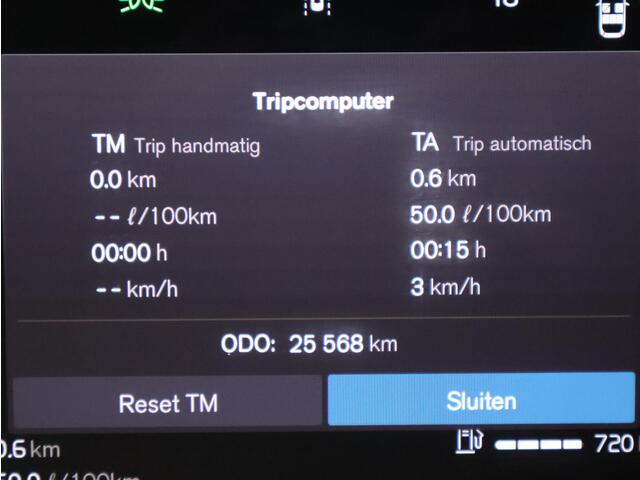 Volvo XC40 2.0 B4 Plus Dark / Trekhaak / Harman Kardon / Elektrische Stoelen / Stoel+Stuurverwarming / Pilot Assist / Allseasonbanden / Keyless /