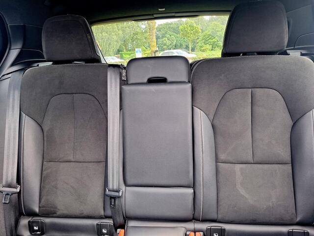 Volvo XC40 1.5 T4 Recharge R-Design | Pano | Trekhaak 1800kg | Leder Alcantara | Two Tone | (occasion)