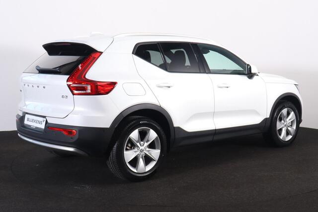 Volvo XC40 B3 Core - IntelliSafe Assist & Surround - 360º Camera - Verwarmde voorstoelen & stuur - Parkeersensoren voor & achter - Draadloze tel. lader - Extra getint glas - 18' LMV