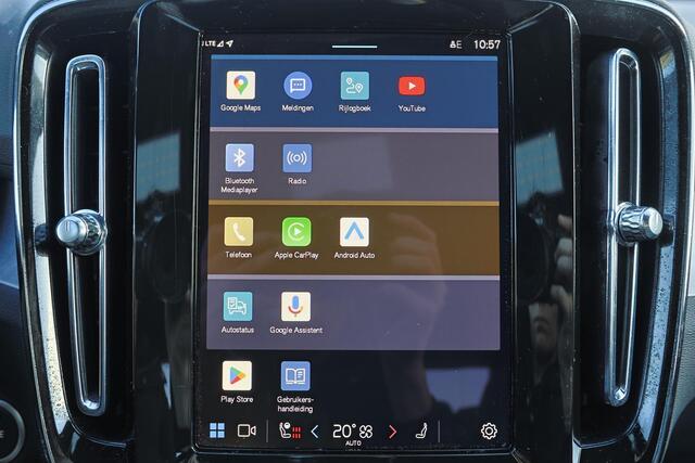 Volvo XC40 B3 Core - IntelliSafe Assist & Surround - 360º Camera - Verwarmde voorstoelen & stuur - Parkeersensoren voor & achter - Draadloze tel. lader - Extra getint glas - 18' LMV