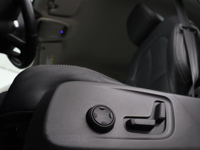 Volvo XC40 2.0 T4 Inscription | Trekhaak | Leder | Stoelverwarming | Camera | Harman/Kardon | Carplay | Achterbankverwarming | Navigatie | BLIS | Verwarmde voorruit | Cruise control