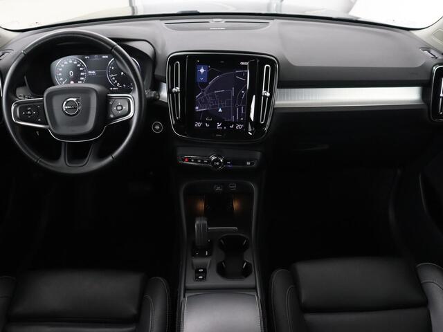Volvo XC40 2.0 T4 Inscription | Trekhaak | Leder | Stoelverwarming | Camera | Harman/Kardon | Carplay | Achterbankverwarming | Navigatie | BLIS | Verwarmde voorruit | Cruise control