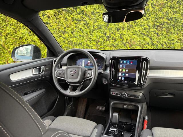Volvo XC40 2.0 B4 Plus Dark | Elektrische stoelverstelling | Trekhaak | Harman/Kardon |