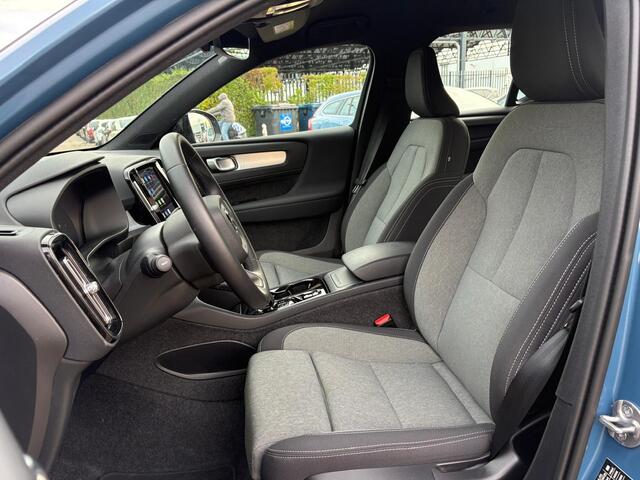 Volvo XC40 2.0 B4 Plus Dark | Elektrische stoelverstelling | Trekhaak | Harman/Kardon |