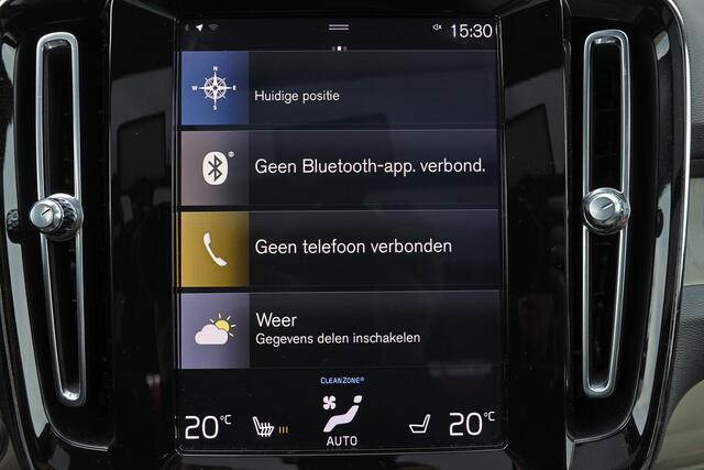 Volvo XC40 T4 Inscription - Panorama/schuifdak - Parkeercamera achter - Verwarmde voorstoelen - Parkeersensoren voor & achter - Elektr. bedienb. voorstoelen met geheugen links - Cruise control - Extra getint glas - 19' LMV