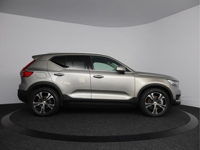 Volvo XC40 1.5 T4 Recharge Inscription | Leder | Glazen schuifdak