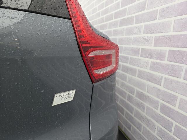 Volvo XC40 Recharge Twin Plus R-Design 408 pk AWD | All-seasonbanden | Google maps | Elektr. verstelbare stoelen | Panoramadak | Adaptive Cruise Control | BLIS | EX40 / XC40