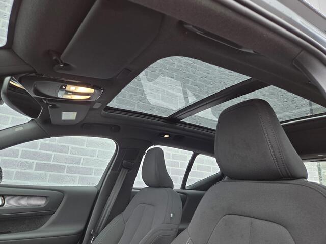 Volvo XC40 Recharge Twin Plus R-Design 408 pk AWD | All-seasonbanden | Google maps | Elektr. verstelbare stoelen | Panoramadak | Adaptive Cruise Control | BLIS | EX40 / XC40