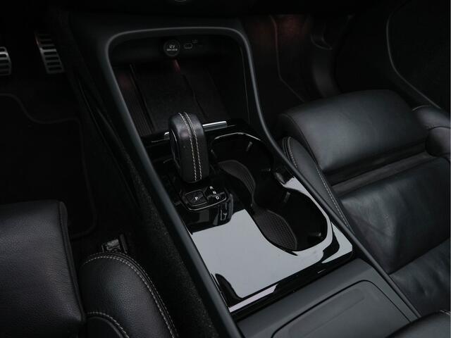 Volvo XC40 Recharge P8 AWD R-Design [ 3-Fase ] (INCL-BTW) *PANO | FULL-LEATHER | DIGI-COCKPIT | FULL-LED | MEMORY-PACK | HARMAN/KARDON | TOP-VIEW | CARPLAY | NAVI-FULLMAP | ECC | PDC | KEYLESS | HEATED-SPORTSEATS | BLIS | PRIVACY-GLASS |