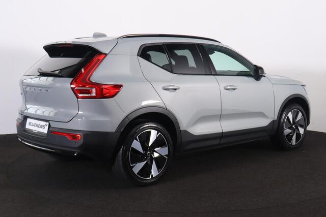 Volvo XC40 Extended Range Plus 82 kWh - IntelliSafe Assist & Surround - 360º Camera - Harman/Kardon audio - Verwarmde voorstoelen, stuur & achterbank - Parkeersensoren voor & achter - Elektr. bedienb. bestuurdersstoel met geheugen - Wollen bekleding - Draadloze tel.