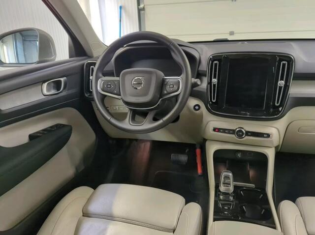 Volvo XC40 T5 180PK Recharge Inscription / Panoramadak / Leder / Trekhaak / airco-ecc./ Stuurverwarming / Apk 10-2026