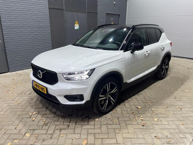 Volvo XC40 T4 Recharge R-Design Expr. | ACC | Panoramadak | BLIS | Stoel+Stuurverwarming | Trekhaak | harman/kardon