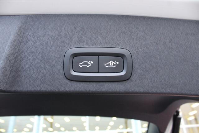 Volvo XC40 T2 Automaat Business Pro | Adapt. Cruise | BLIS | PDC Achter | Keyless | DAB