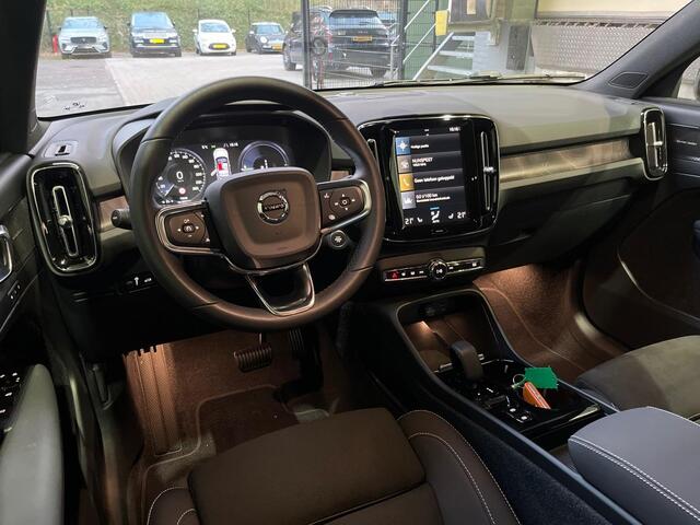 Volvo XC40 T4 Plug-in hybrid Plus Dark | Trekhaak | harman/kardon | Stoel+Stuurverwarming | Camera | Keyless