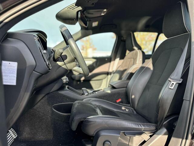 Volvo XC40 2.0 B4 Inscription | Navi | CarPlay | 18" | Camera | LED