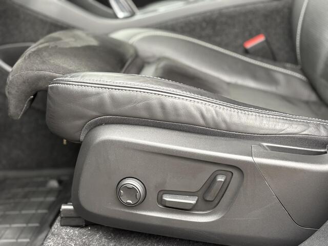 Volvo XC40 Recharge P8 AWD R-Design | Memory | Camera | Warmte Pomp | Stoel + Stuur verwarming |