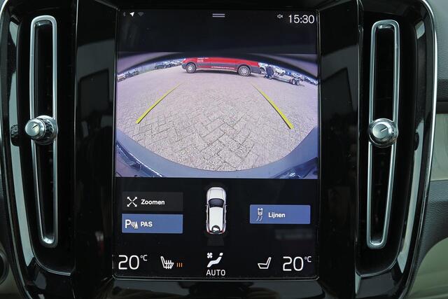 Volvo XC40 T4 Inscription - Panorama/schuifdak - Parkeercamera achter - Verwarmde voorstoelen - Parkeersensoren voor & achter - Elektr. bedienb. voorstoelen met geheugen links - Cruise control - Extra getint glas - 19' LMV