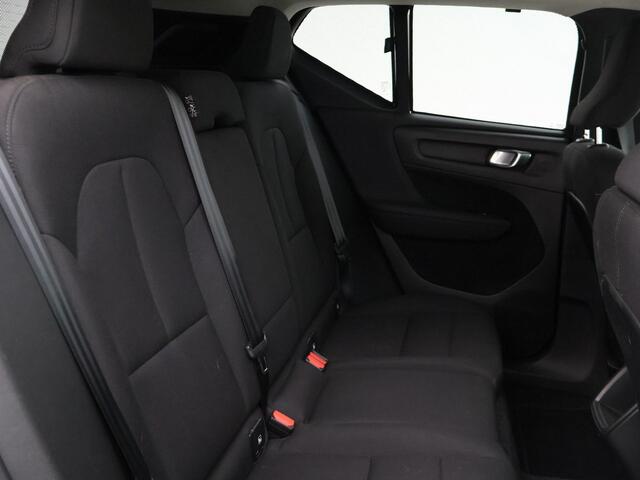 Volvo XC40 1.5 T2 AUTOMAAT + WEGKL. TREKHAAK | APPLE CARPLAY | CAMERA | DIGITALE COCKPIT | LED