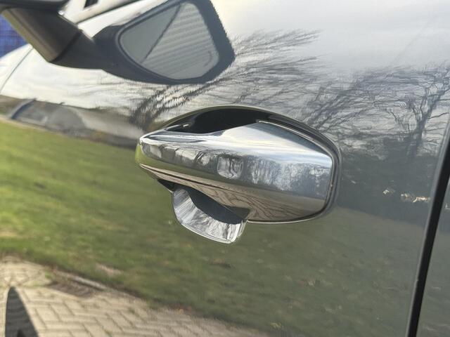 Volvo XC40 T2 Business Pro | ACC | Parkeersensoren voor & achter + Camera | Keyless Entry | DAB Radio