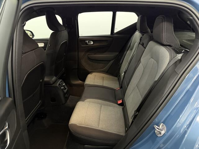 Volvo XC40 1.5 T4 Plug-in hybrid Plus Dark Camera, Navi, Stoelverwarming, Keyless start, Elektrische achterklep, Virtual desk, Cruise control adaptief