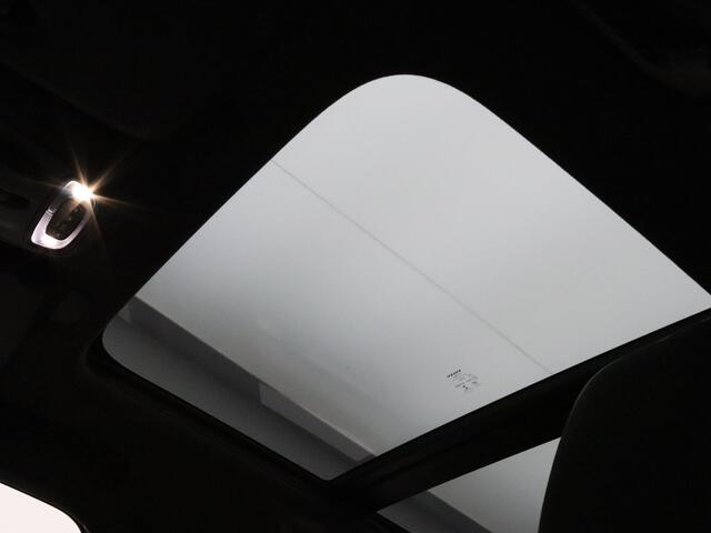 Volvo XC40 1.5 T4 Recharge R-Design Harman Kardon | Parkeersens. v+a | Stoel-/stuur-/voorruitverw. | Panoramadak