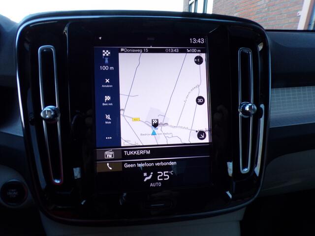 Volvo XC40 2.0 T4 Momentum Camera Leer Trekhaak NAP Nieuwstaat!!!