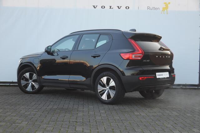 Volvo XC40 T4 211PK Automaat Plus Dark / Elektrische stoelen met geheugen / stuur - en stoelverwarming / Cruise control / Harman kardon audio / elektrische achterklep / Parkeersensoren met camers