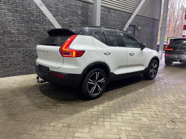 Volvo XC40 T4 Recharge R-Design Expr. | Leder | Trekhaak | BLIS | harman/kardon | Stoel+Stuurverwarming | Keyless