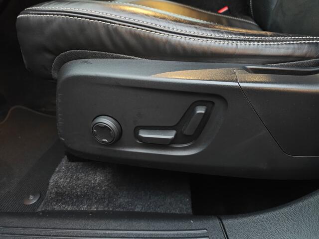 Volvo XC40 T4 R-Design | Rijklaarprijs | Pano dak | Intelli Safe |