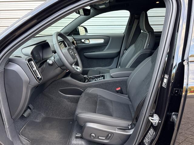 Volvo XC40 2.0 B4 Plus Black Edition Harman/Kardon / Panoramadak / Elektr. stoelen / Achteruitrijcamera /