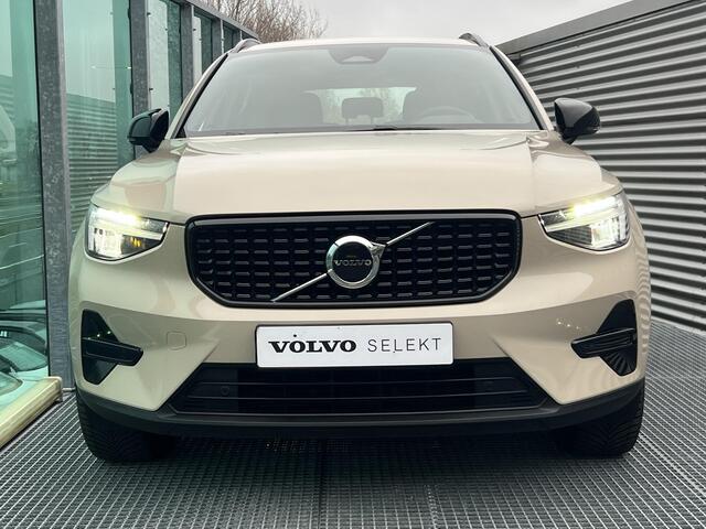 Volvo XC40 2.0 B4 Plus Dark Harman-Kardon premium sound system, Electr. verstelbare voorstoelen, Verwarmde voorstoelen + stuurwiel, Trekhaak semi electrisch, Parkeer camera.