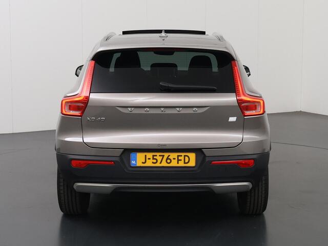 Volvo XC40 1.5 T5 Recharge Inscription | Schuifdak | Lederen bekleding | Memory stoelen | Adaptive cruise control | BLIS | Comfortstoelen | Navigatie | DAB | Apple Carplay/Android Auto | Stoel/stuur verwarming | Camera |