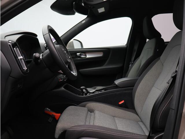 Volvo XC40 T4 Plug-in hybrid Plus Bright / Trekhaak / Harman Kardon / Elektr. bed. stoelen / Stoel+stuurwielverwarming