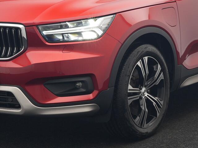 Volvo XC40 T5 Recharge Inscription Plug In Hybrid 262pk Dealer O.H. PHEV | 360 Camera | Sportstoelen Memory & Verwarmd | Stuurwiel Verwarmd | Apple Carplay | Keyless | 19"L.M | Virtual | Navigatie | Cruise Control | DAB |