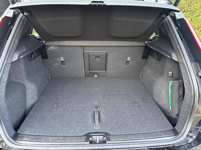 Volvo XC40 B4 Plus Dark | Harman/Kardon | Memory | Stoel/Stuur Verwarming |