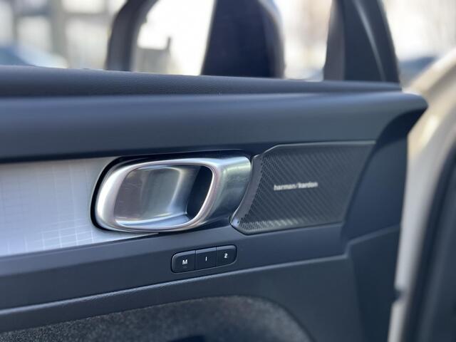 Volvo XC40 B4 Plus Dark