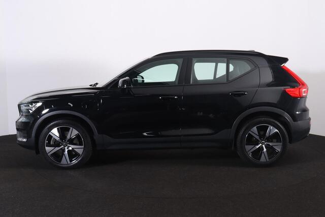 Volvo XC40 T4 Recharge R-Design - IntelliSafe Assist - Parkeercamera achter - Verwarmde voorstoelen & stuur - Draadloze tel. lader - Parkeersensoren voor & achter - High Performance audio - 19' LMV