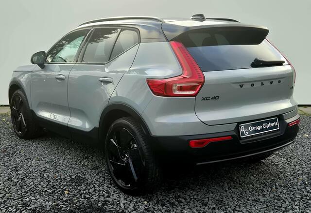 Volvo XC40 2.0 B3 Ultra Black Edition MY 2026 - 2" Wielen - Panoramadak - Harman Kardon Audio - 360 Cam - Alarm - Climate - Privacy Glass - R980 Interieur - Two Tone - Drive assistance