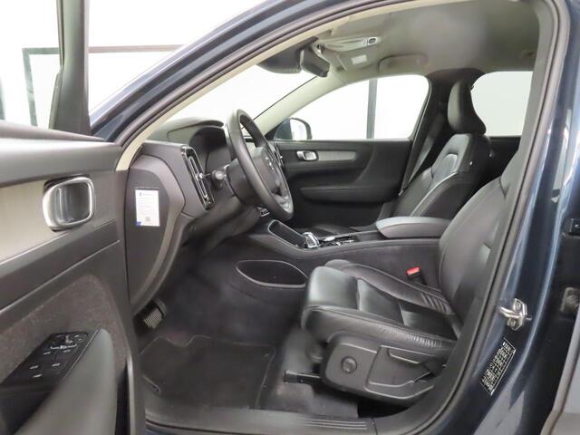 Volvo XC40 1.5 T4 Recharge Inscription | Trekhaak | Adaptieve cruise | Camera | Leder | Stoelverwarming | Stuurverwarming | Volvo on Call | Pilot assist | Draadloze lader |