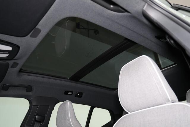 Volvo XC40 Recharge Twin Ultimate 78 kWh - Panorama/schuifdak - IntelliSafe Assist & Surround - 360º Camera - Harman/Kardon audio - Verwarmde voorstoelen, stuur & achterbank - Parkeersensoren voor & achter - Elektr. bedienb. voorstoelen met geheugen links - Draadloz