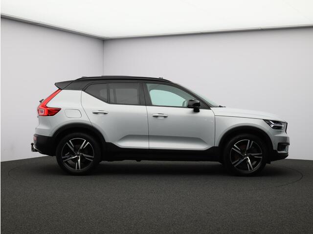 Volvo XC40 T5 Twin Engine R-Design / Pan. dak / Trekhaak / 360 camera / Harman Kardon / Stoelverwarming