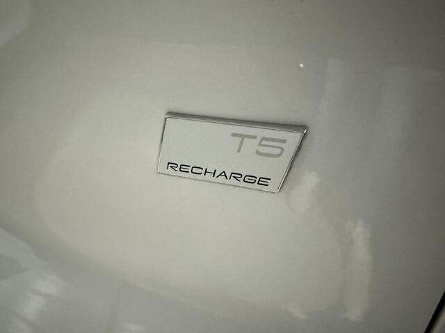 Volvo XC40 1.5 T5 Plug-in hybrid Ultimate Dark Panodak Navi 360Camera Leer