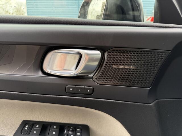 Volvo XC40 1.5 T5 Plug-in hybrid Plus Bright 19 inch | Getint Glas | 21000km!!