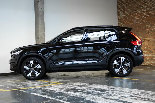 Volvo XC40 Recharge P8 AWD R-Design |Adaptieve Cruise Controle| Blind spot|| Verwarmbare Voorstoelen| Verwarmbaar Stuurwiel