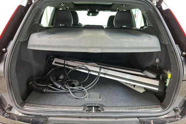 Volvo XC40 1.5 T5 Recharge 262 pk R-Design Navi Trekhaak Panoramadak Pilot Assist ACC Harman Kardon 360 Camera Stoel + Stuur Verwarming Dab Getint Glas NL Auto Plug in Hybride