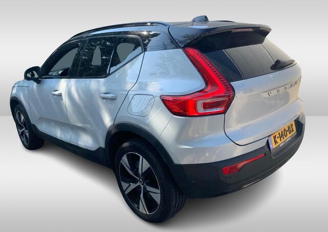 Volvo XC40 Recharge P8 AWD R-Design / Trekhaak / Panoramadak / Camera / Keyless / Harman Kardon / 19'' / Half leder / Stuur+Stoelverwarming / DAB / Dodehoek / ACC