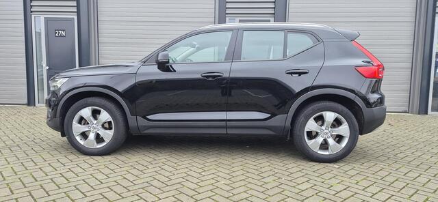 Volvo XC40 1.5 T3 Momentum, Navi, Cruise, PDC, Clima, Bluetooth enz. Voor een particulier aangeboden als eerste eigenaar, goed onderhouden en pas geleden koppeling en dubbelmassa vliegwiel vervangen.