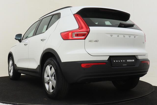 Volvo XC40 T2 AUT. MOMENTUM CORE -NAVI|CARPLAY|CRUISE|ELEK.ACHTERKLEP|VERW.VOORRUIT|AUTOMAAT