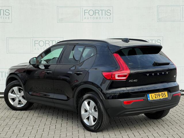 Volvo XC40 1.5 T2 Momentum Core NL AUTO | DEALER ONDERH | WEGKLAPBARE TREKHAAK | CAMERA | CARPLAY |